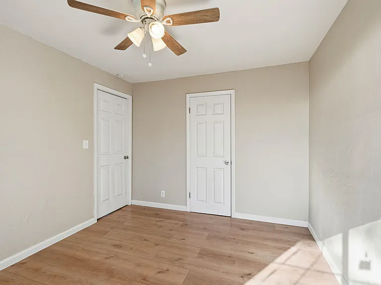 1008 Gemini Ct #2 — Photo 3