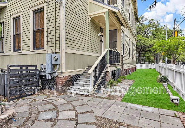 201 W 37th St #MAIN HOUSE — Photo 48