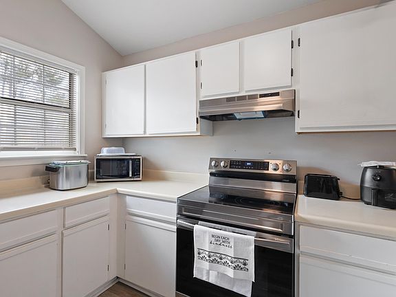 4th image of 6850 King Arthur Dr. #201