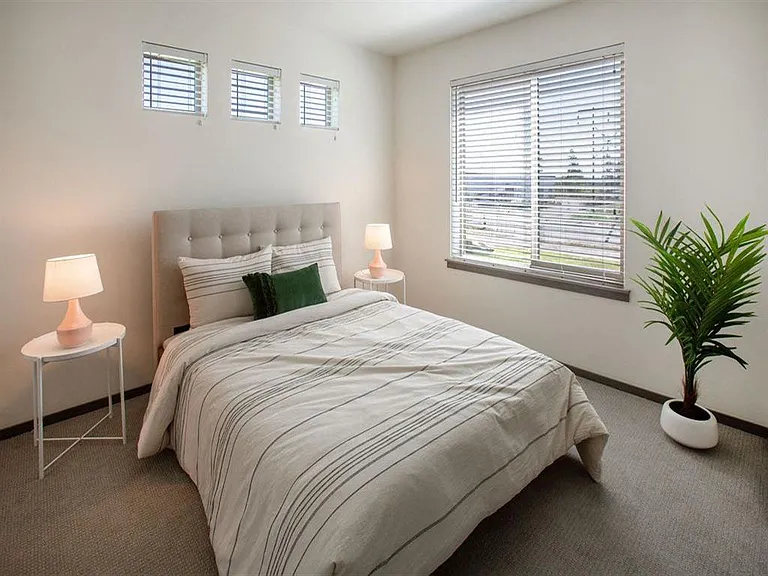 Sawyer Trail Apartments & Townhomes — Photo 17