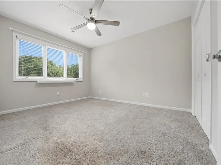 3261 White Oak Ct #J-3 — Photo 15