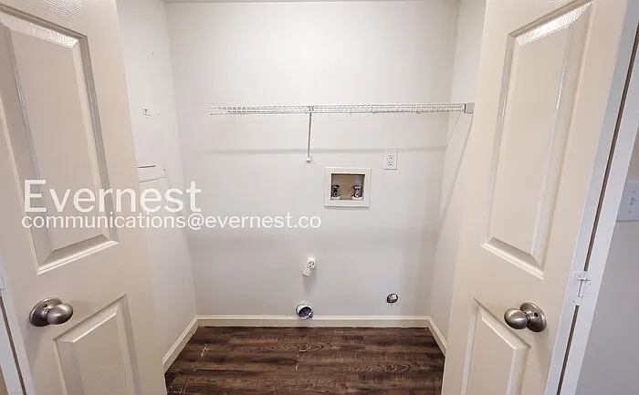 1592 King James Dr — Photo 29