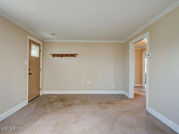 3rd image of 1723 Lakeside Dr