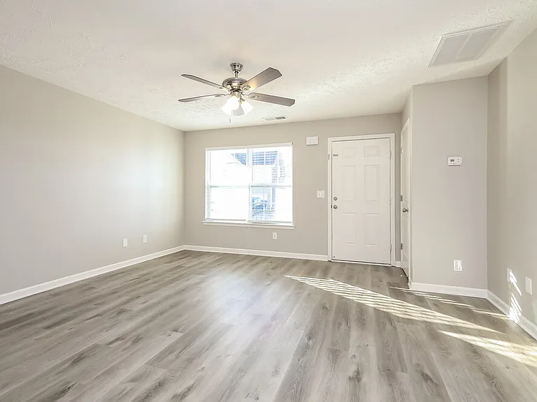 8481 Lawson Dr — Photo 4