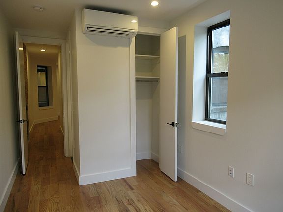3rd image of 1051 Bergen St APT 4