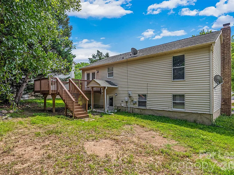 10715 Derry Dr — Photo 28