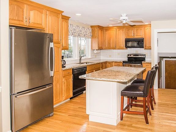3rd image of 58 Norton Dr
