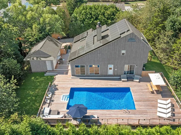 https://photos.zillowstatic.com/fp/fd993cd767dea5302bdc514933cbff50-p_e.webp