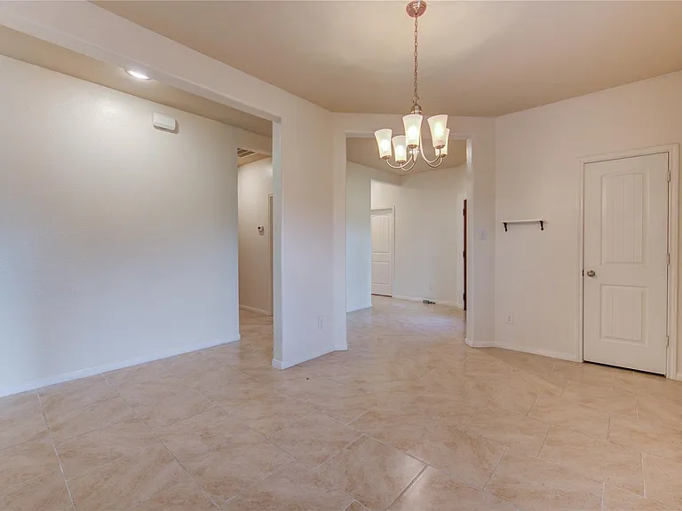 734 Mill Spring Ct — Photo 9