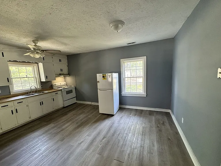 215 Triangle Pl — Photo 5