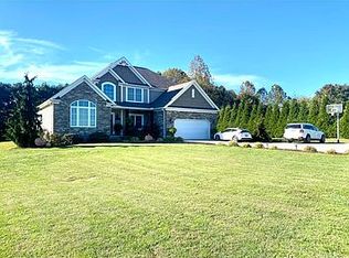 341 White Gravel McDaniel Rd, Minford, OH 45653