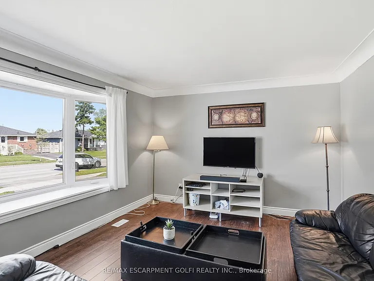 1318 Fisher Ave — Photo 4
