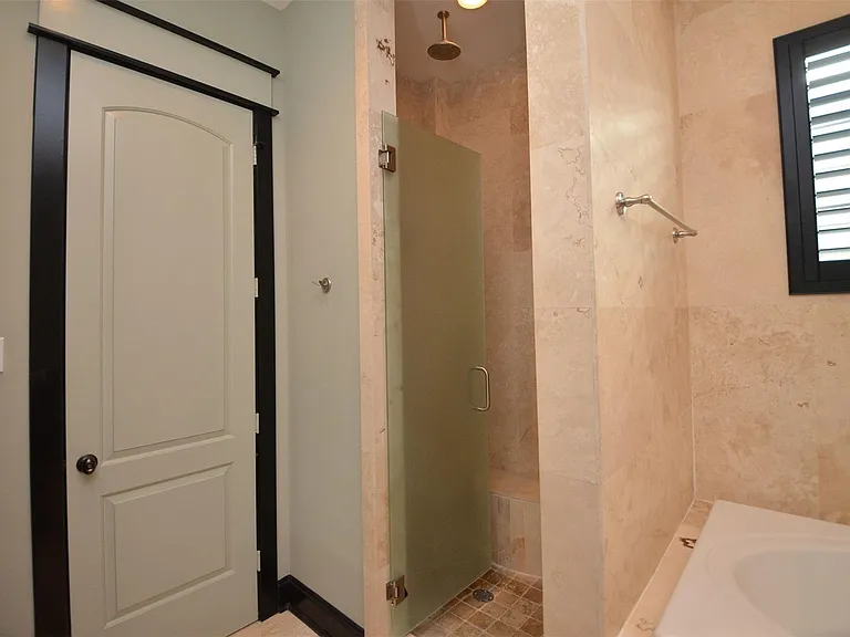 1818 Binz St #E — Photo 31