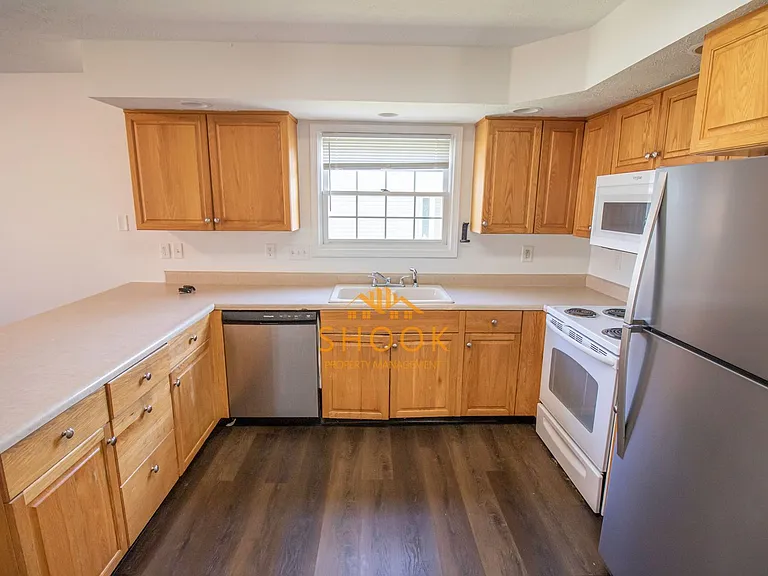206 E Pine Ave — Photo 9