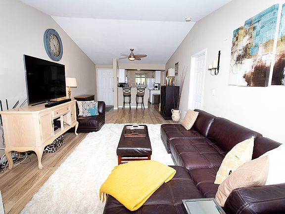 2nd image of 10014 NE 127th Pl APT A202