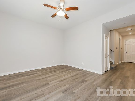 2nd image of 1025 Aylesbury Rd