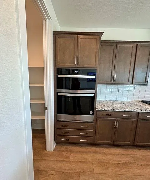 25074 Greythorne Dr — Photo 6