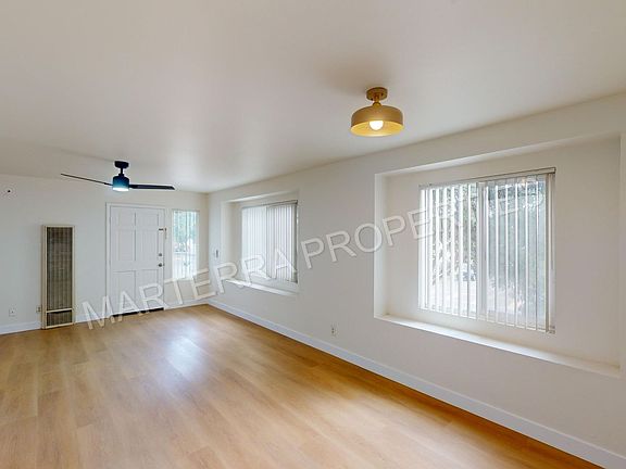5th image of 976 El Camino Dr APT 6