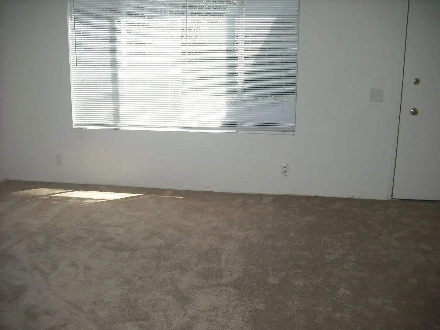Spacious 2 story 3 bedroom Whalers Village Condominium Home — Photo 2