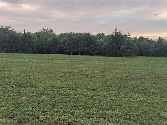 3rd image of 30402 Woodland Dr
