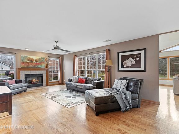 2nd image of 10377 W Prairie Ln