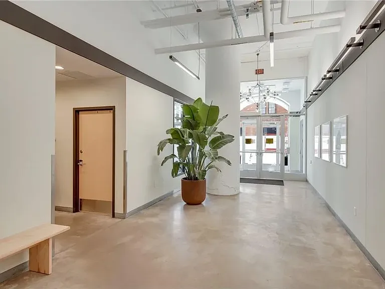 250 Park Ave #313 — Photo 16