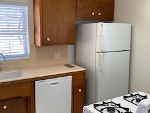 3rd image of 4011 E 1st St #5
