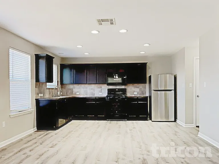 15102 Verela Dr — Photo 5