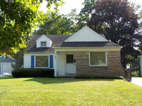 55 Berwick Rd, Rochester, NY 14609