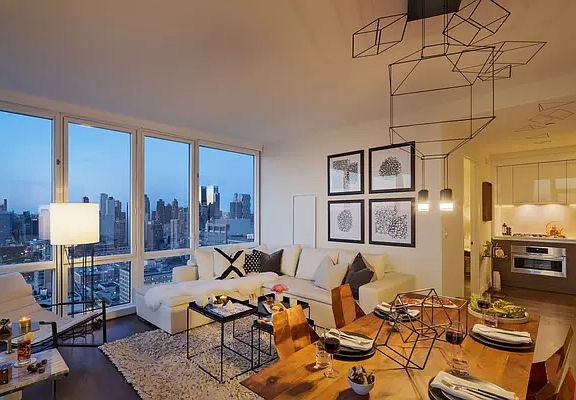 4th image of 605 W 42nd St APT 21U