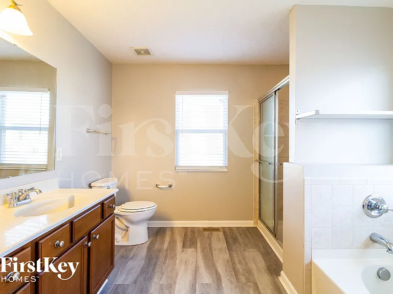 6626 Thistle Grv — Photo 9