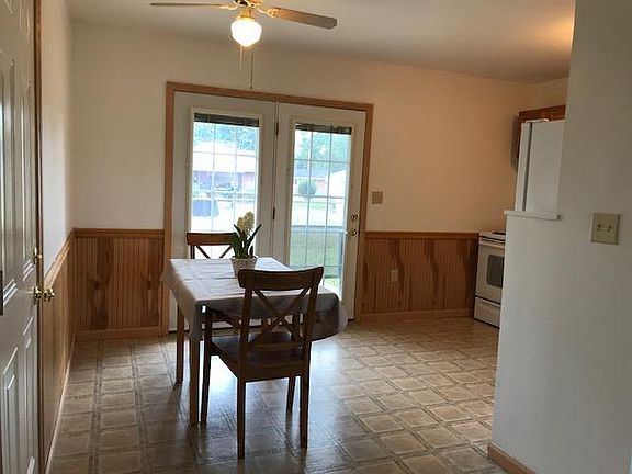 4th image of 1046 Nutmeg Sq N