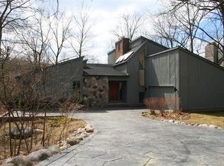3490 Ridgeline Dr, Ann Arbor, MI 48105