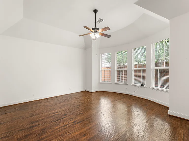 726 Sleepy Creek Dr — Photo 6