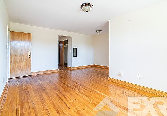 4th image of 1866 Burnett St #34B