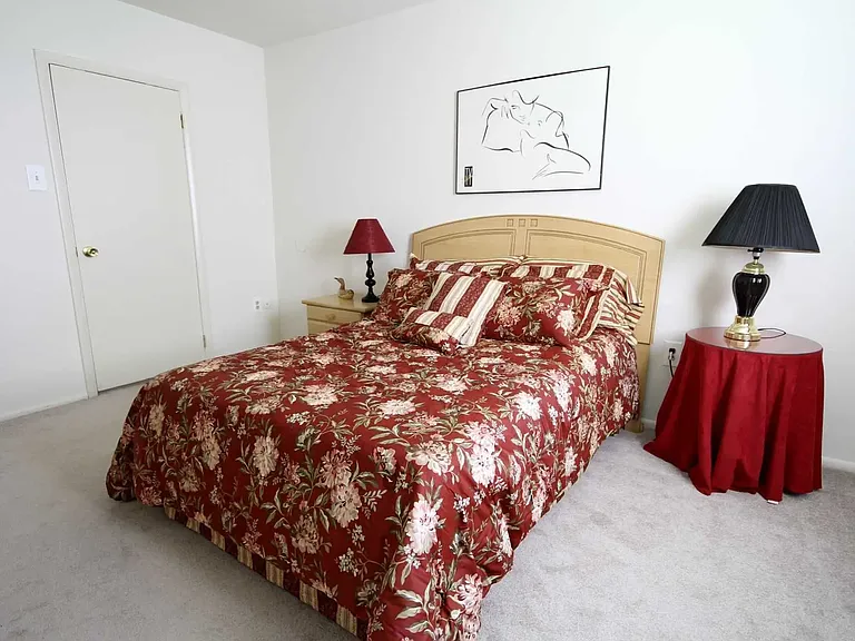 University Park Apartments — Photo 14