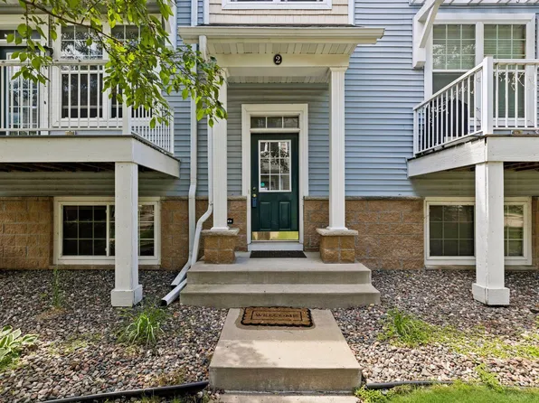 1679 Village Trl E Unit 2, Maplewood, MN 55109