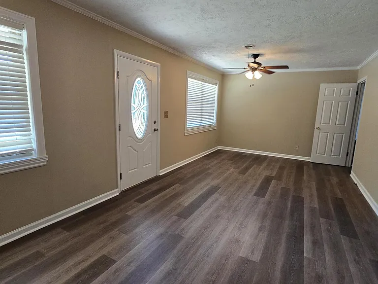 1805 Castleton Ct — Photo 8