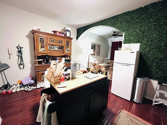 3rd image of 712 St Paul St APT 8