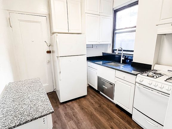 4th image of 105 E 63rd St APT 5C
