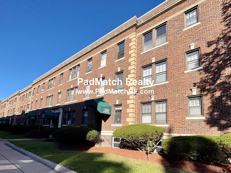 458 Pleasant St #3 — Photo 10