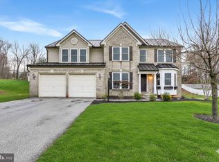 735 Clydesdale Dr, York, PA 17402