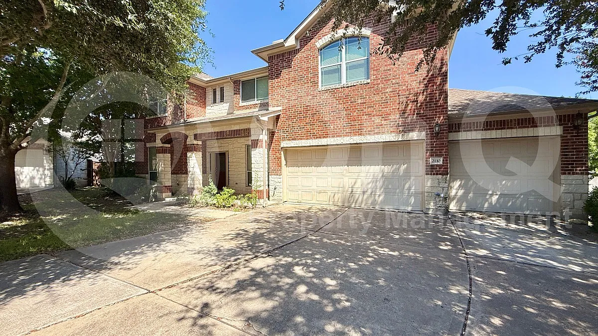 5 bed, 3.5 bath, 4591 sqft, $3,600 — Photo 2