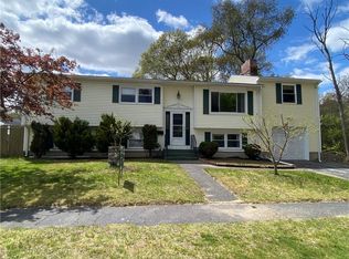 5 Larson Dr, Warwick, RI 02886