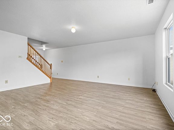 5th image of 10830 Grace Dr