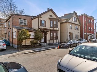 15 Austin St, Lowell, MA 01854