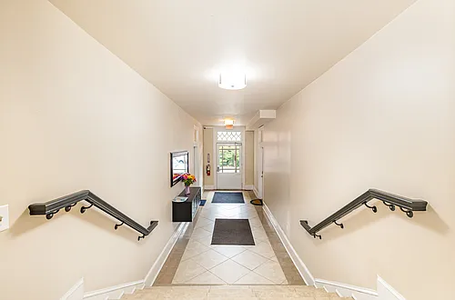 209 Hanover St #3 Photo 1