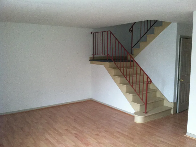 2228 Hunter Pl SE — Photo 2