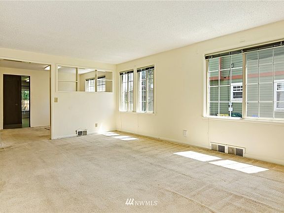 4th image of 7344 40th Avenue NE