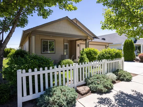 3728 SW 29th St, Redmond, OR 97756